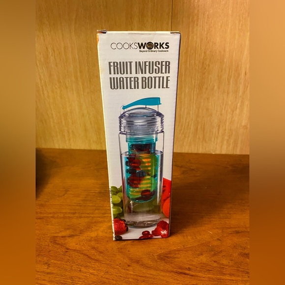 NWT Fruit Infuser Water Bottle Brand New Never Been Opened - Picture 8 of 8